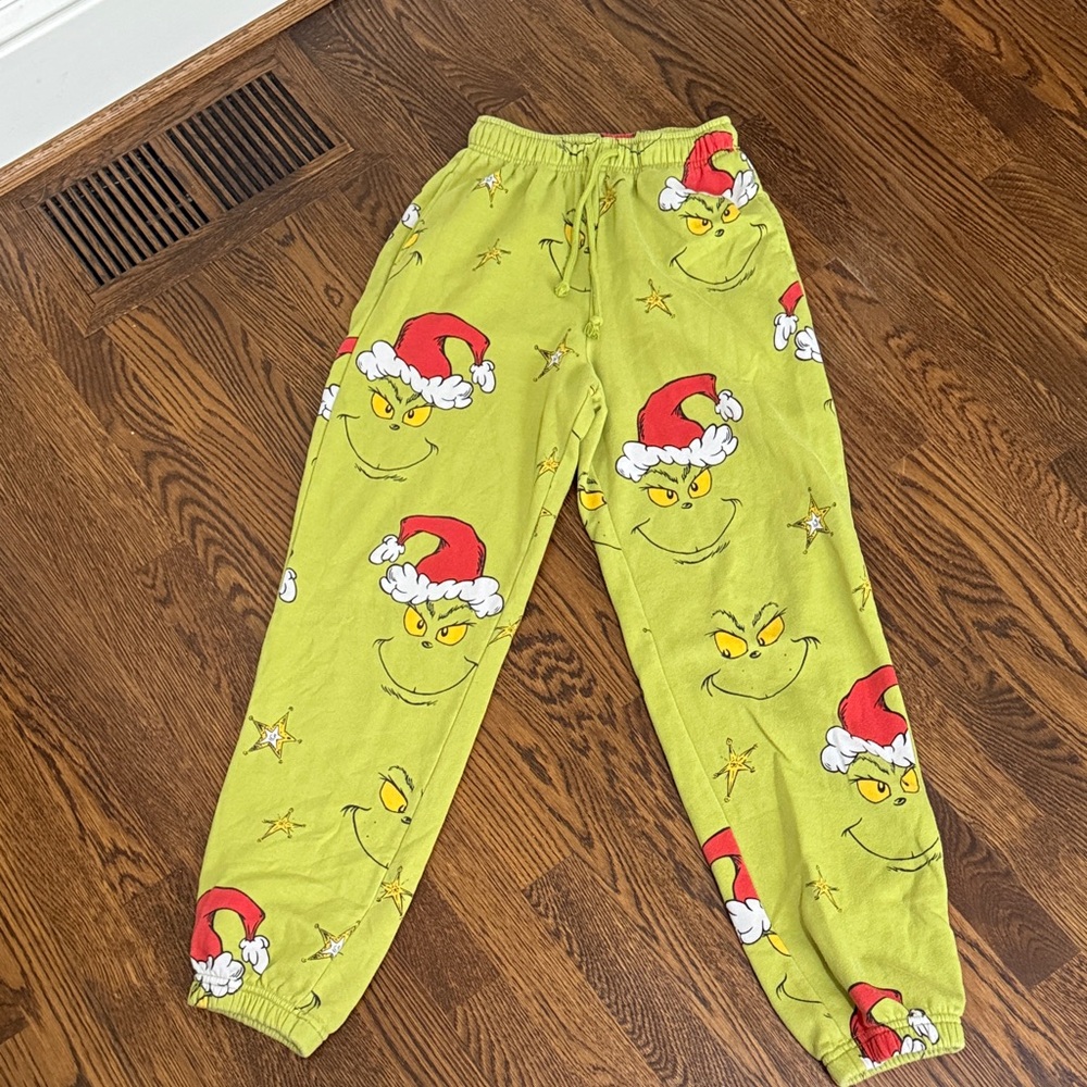 American Eagle Grinch Sweatpants